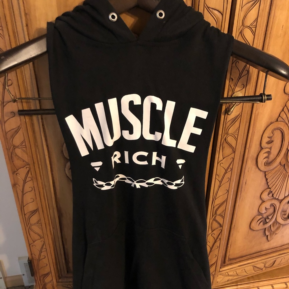 Muscle Rich sleeveless lightweight hoodie. small.